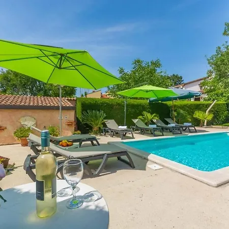 In With Terrace, Air Conditioning, W-lan, Washing Machine 4928-11 Ferienhaus