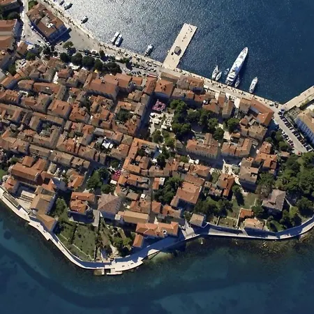 In With Terrace, Air Conditioning, W-lan, Washing Machine 4928-11 Ferienhaus Poreč