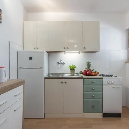 Σπίτι διακοπών In With Terrace, Air Conditioning, W-lan, Washing Machine 4928-11 Πόρετς