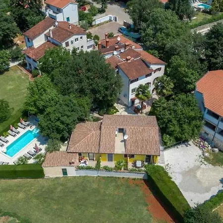 In With Terrace, Air Conditioning, W-lan, Washing Machine 4928-11 Ferienhaus