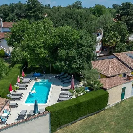 Ferienhaus In With Terrace, Air Conditioning, W-lan, Washing Machine 4928-11 *