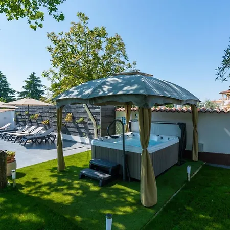 In With Terrace, Air Conditioning, W-lan, Washing Machine 4928-11 Vakantiehuis