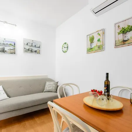 In With Terrace, Air Conditioning, W-lan, Washing Machine 4928-11 Poreč