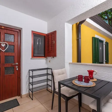 Ferienhaus In With Terrace, Air Conditioning, W-lan, Washing Machine 4928-11 *