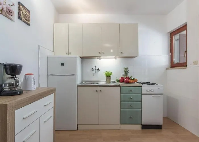 펜션 In With Terrace, Air Conditioning, W-lan, Washing Machine 4928-11 포레치