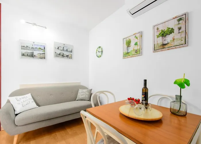 In With Terrace, Air Conditioning, W-lan, Washing Machine 4928-11 포레치