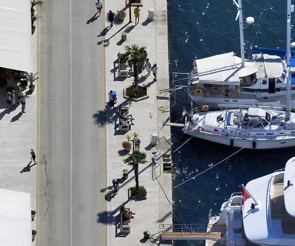 펜션 In With Terrace, Air Conditioning, W-lan, Washing Machine 4928-11